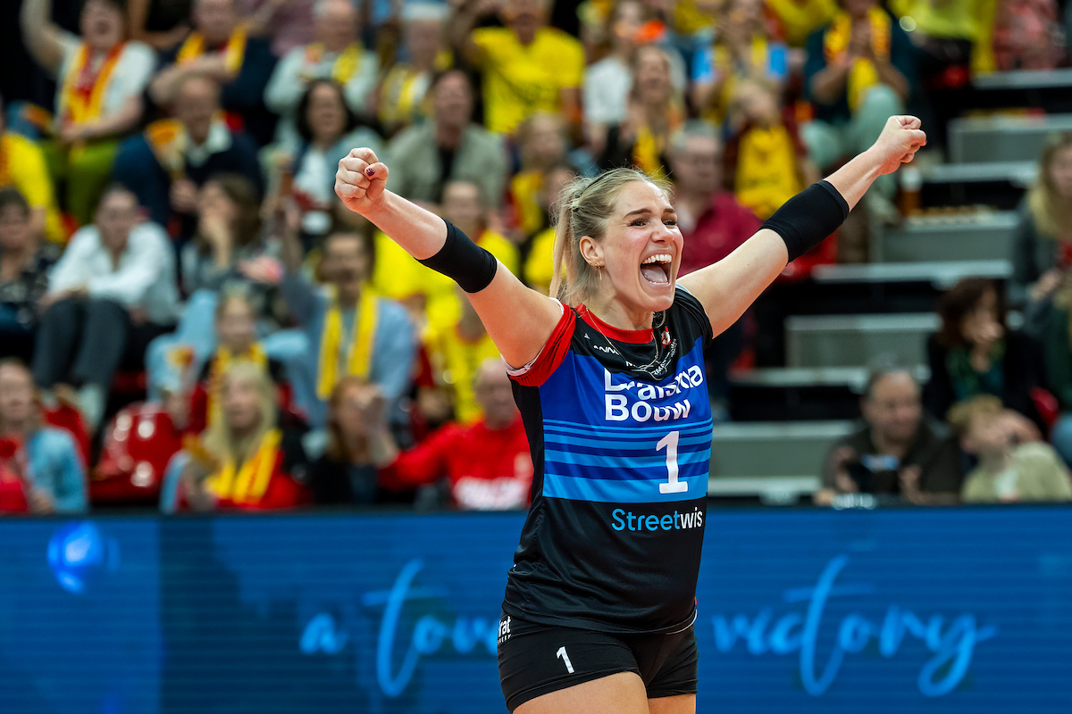 Volleybytes: 7 maanden en nu al libero-moves...