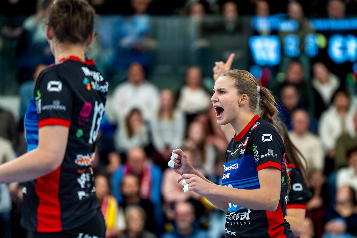 Dynamo begint fel aan A-poule en beëindigt meteen zegereeks Sliedrecht