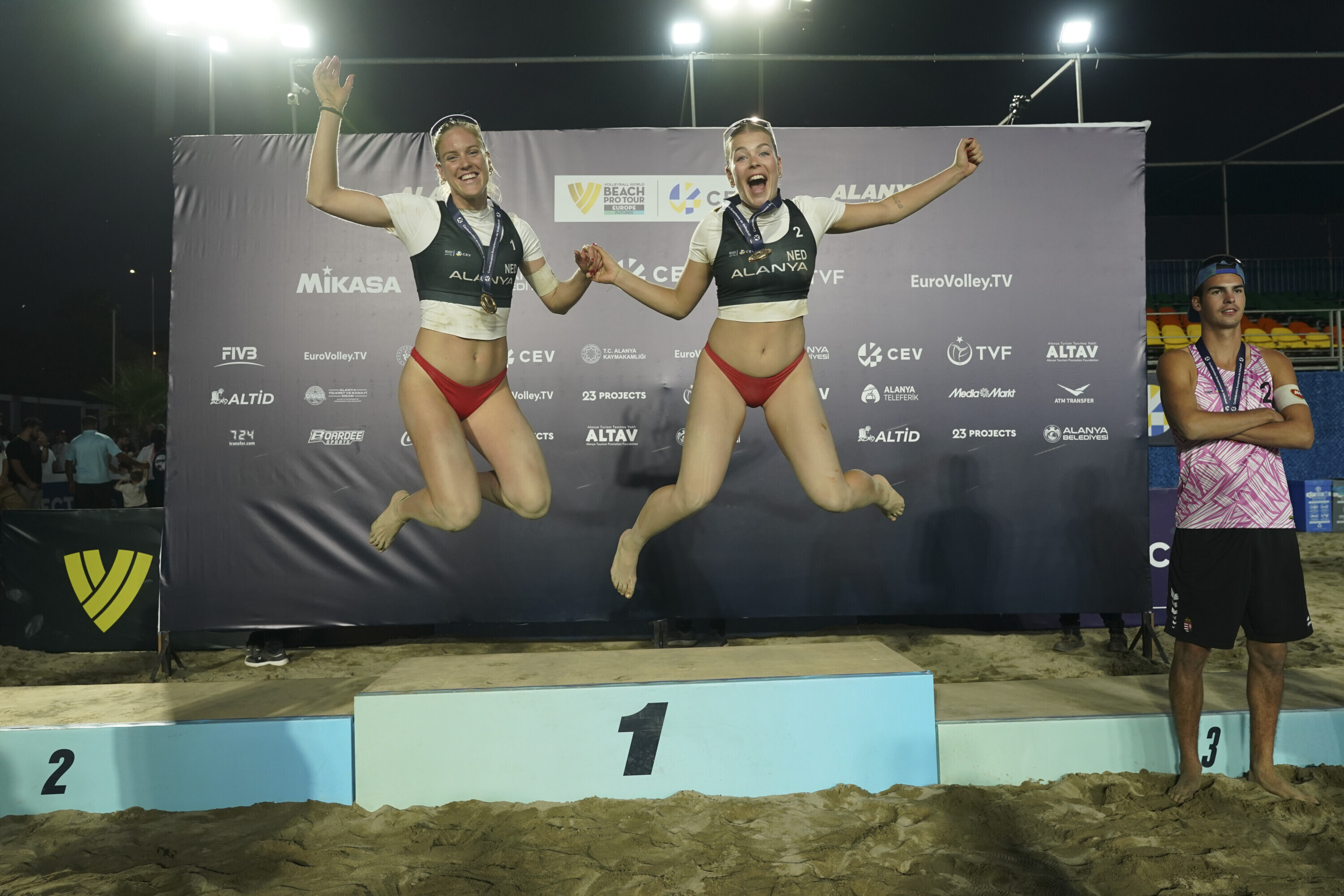 Essink en Luini grijpen goud op Future-toernooi in Alanya