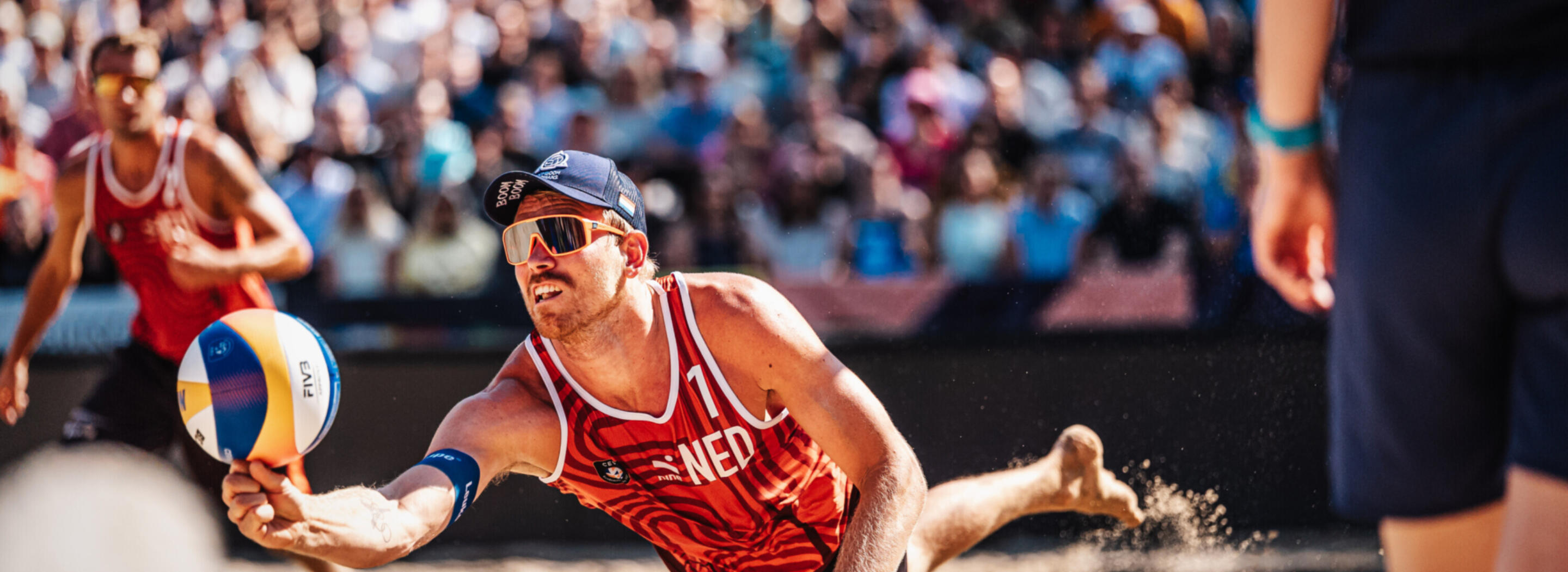 Justus fotos stefan duikt naar bal 1 arm