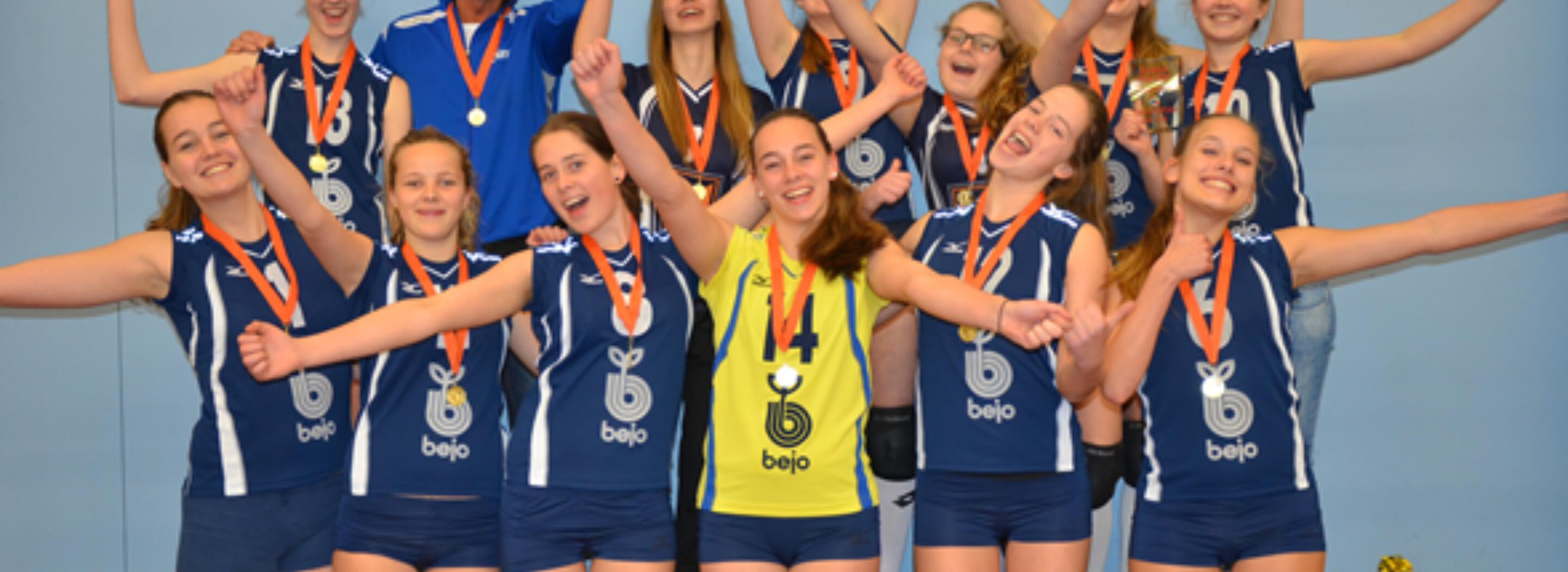 Dinto_meisjesB1_Kampioen-Topklasse_2014-2015