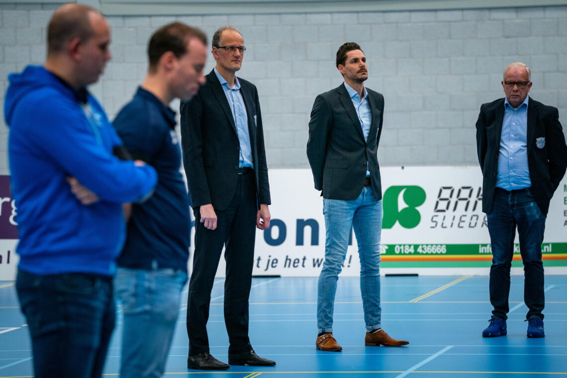 Coaches minuut stilte voor Olaf Ratterman RH