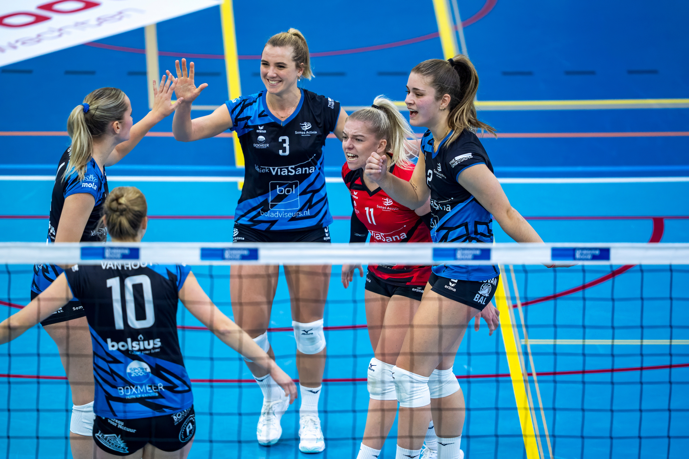 Spannende vijfsetters in A- en B-poule, Activia enige met 3 punten