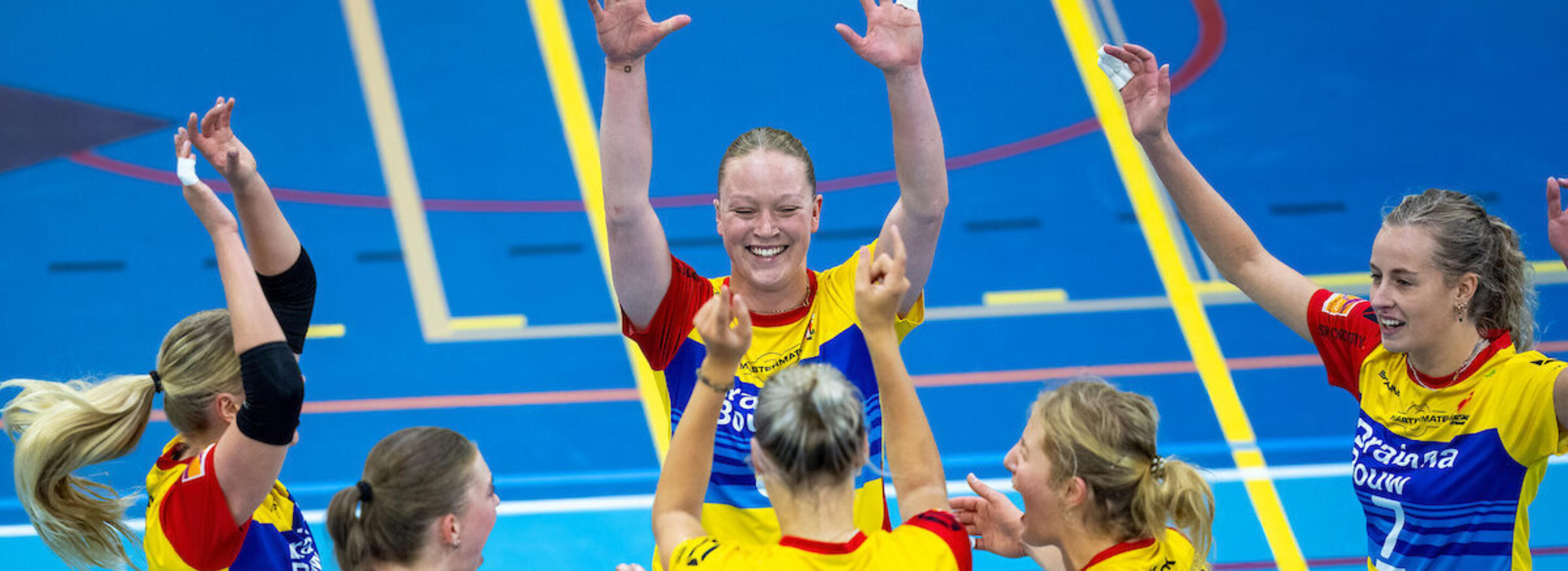 Dynamo dames juig foto RHF