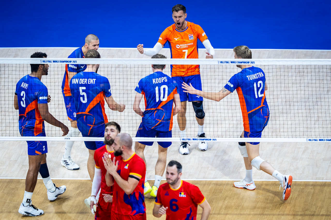 Lange Mannen verslaan Roemenië en staan in de achtste finales