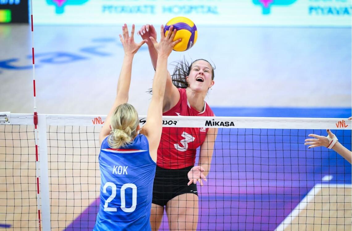 Kiera van Ryk in actie namens Canada