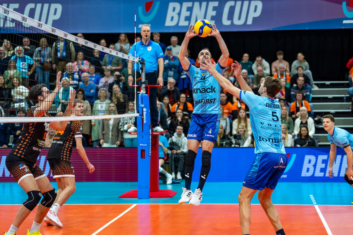 Roeselare trekt de wedstrijd in vier sets naar zich toe (2024)