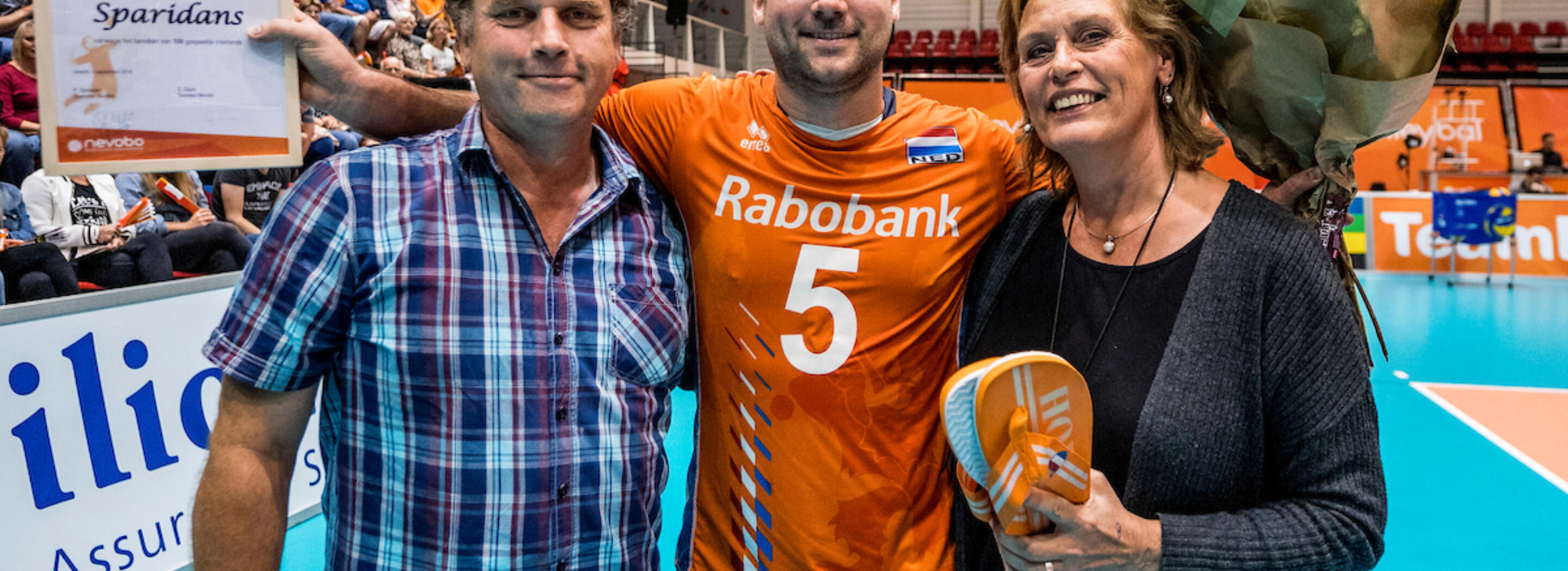 Dirk Sparidans Oorkonde 100 Interlands Lange Mannen