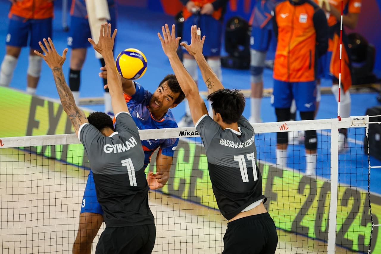 Volleyballers in zwaar weer na nederlaag tegen Canada