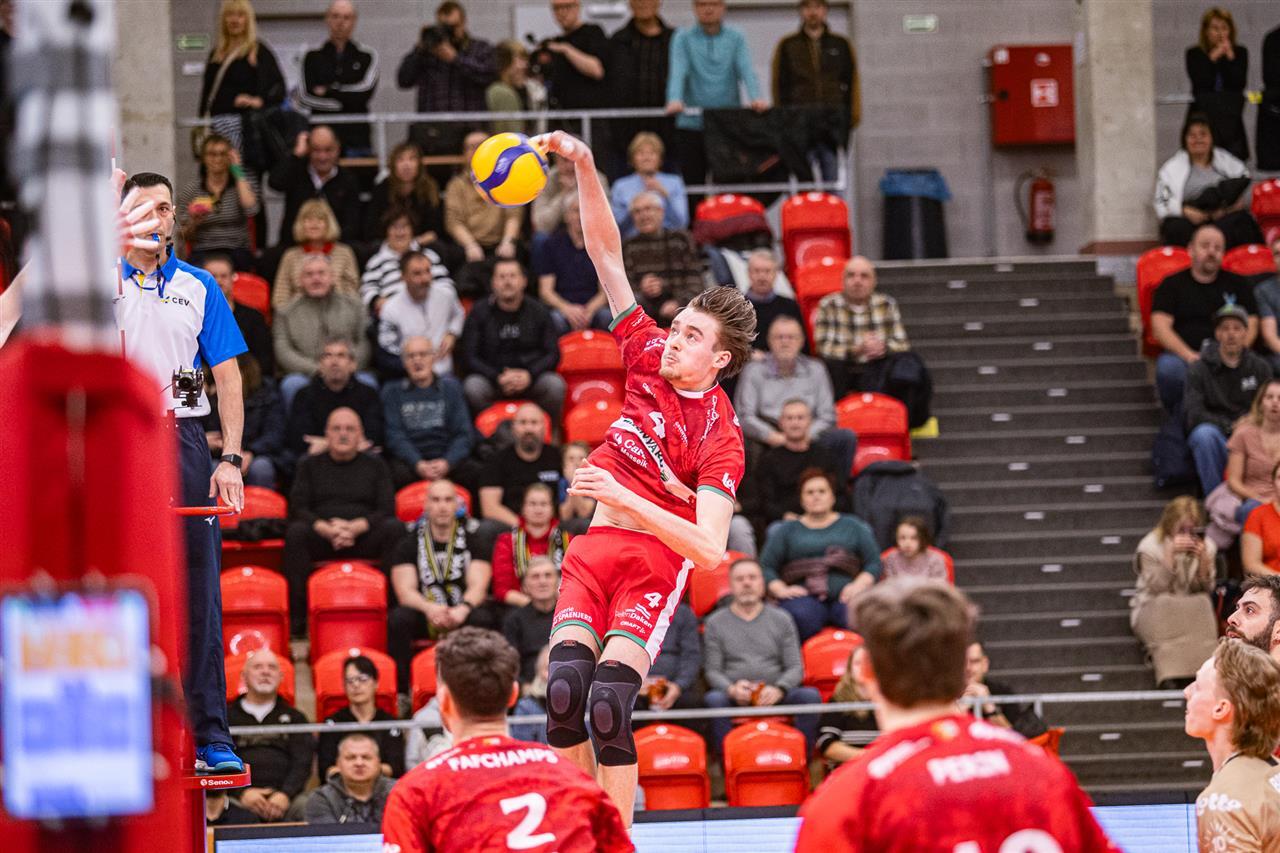 Sil Meijs geniet en schittert bij Maaseik op de diagonaal